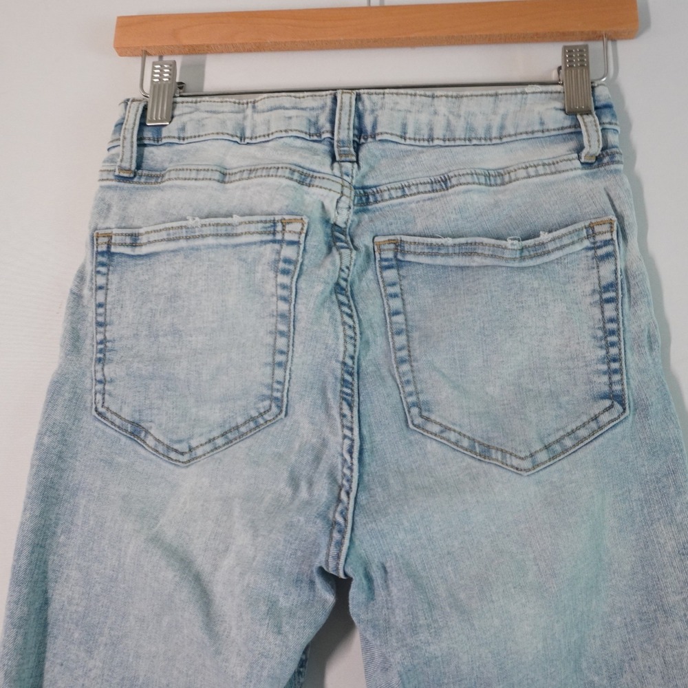 Light Wash Women's Flared Jeans - Picture 6 of 8